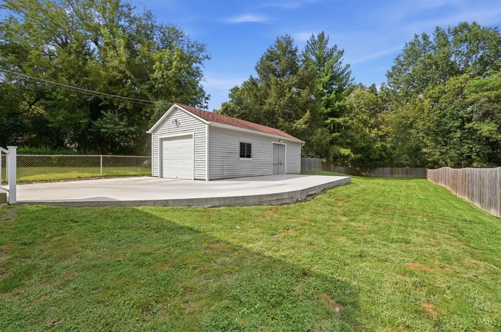 6116 Bramble Avenue Cincinnati, OH 45227