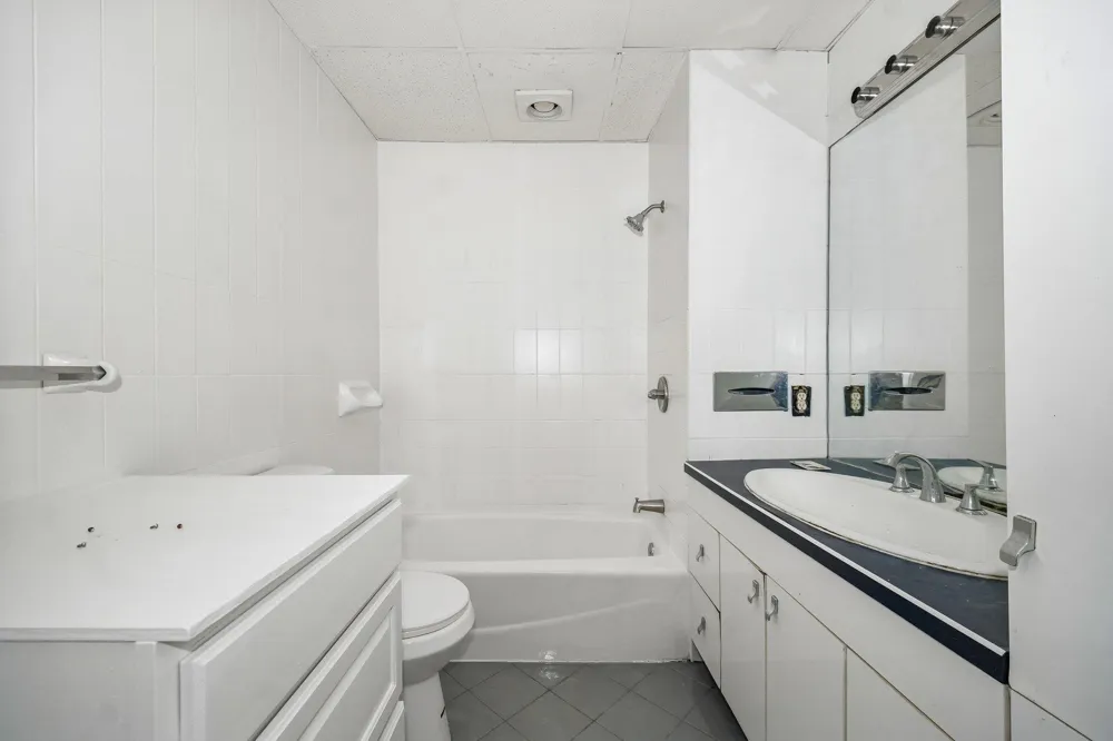 414 MONASTERY PL Union City, NJ 07087