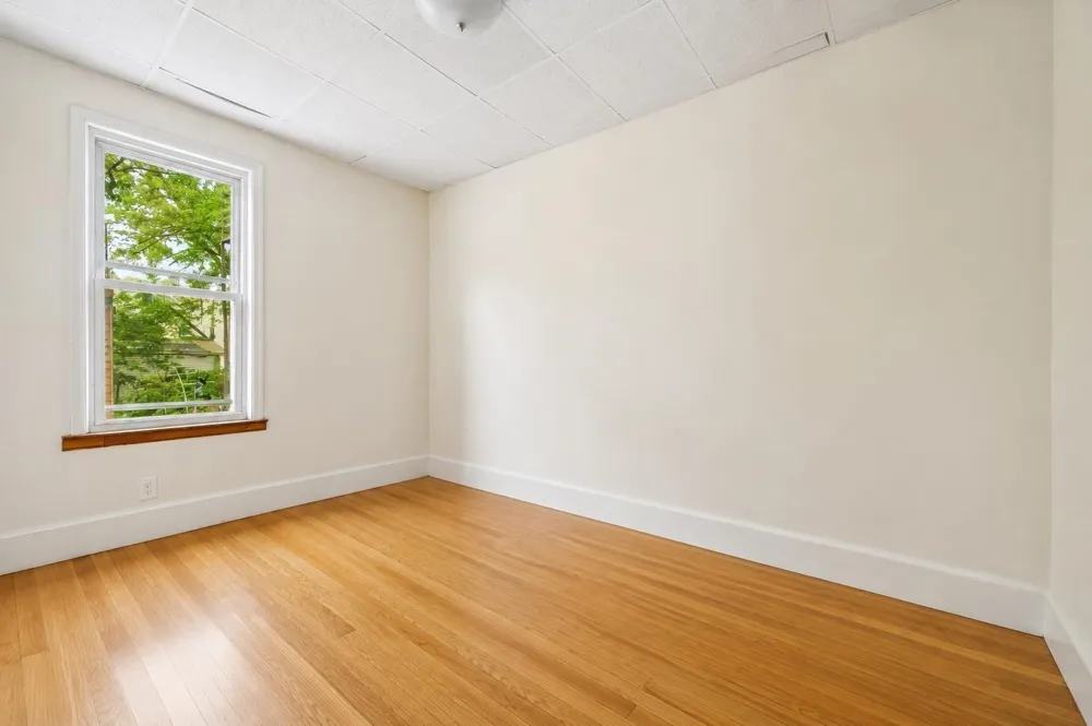 414 MONASTERY PL Union City, NJ 07087
