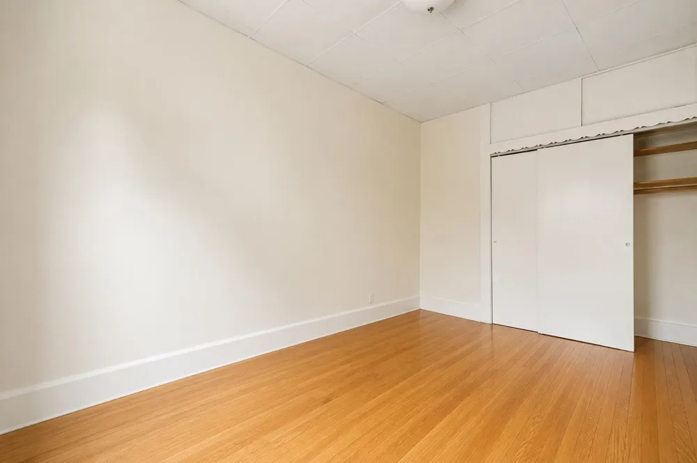 414 MONASTERY PL Union City, NJ 07087