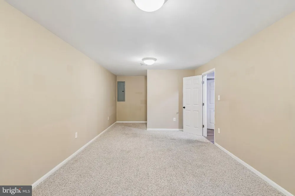6046 PERSINGER HOUSE COURT Manassas, VA 20112
