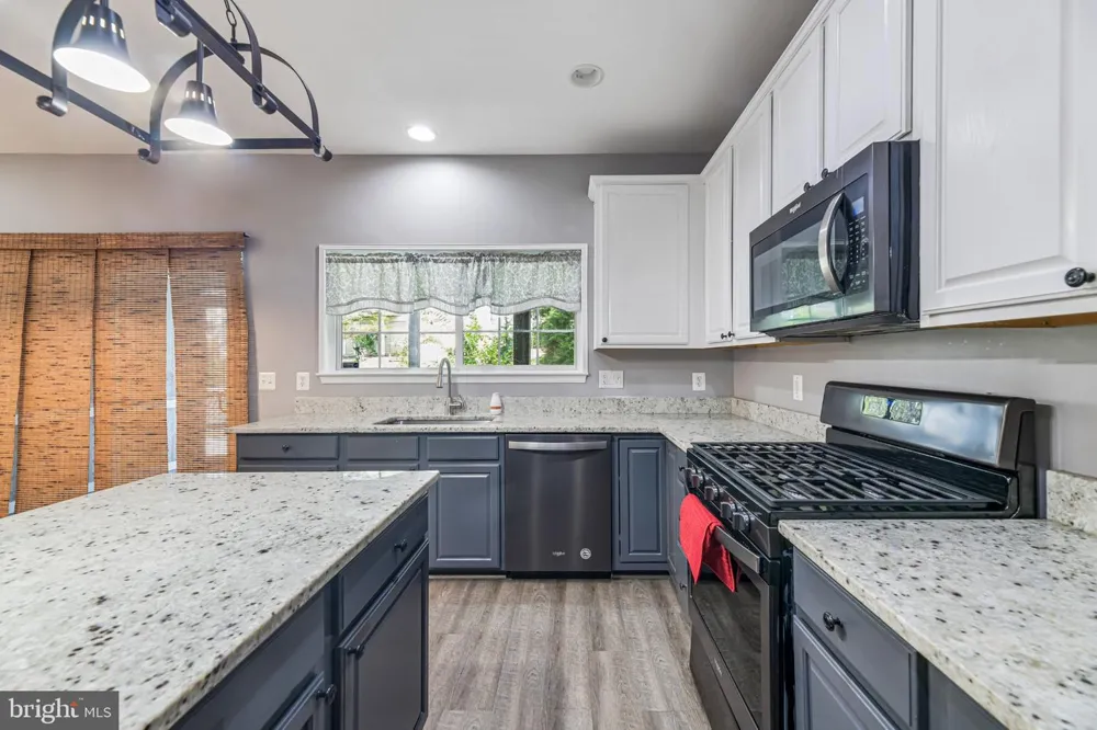 6046 PERSINGER HOUSE COURT Manassas, VA 20112