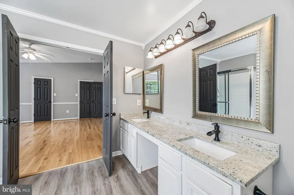 6046 PERSINGER HOUSE COURT Manassas, VA 20112