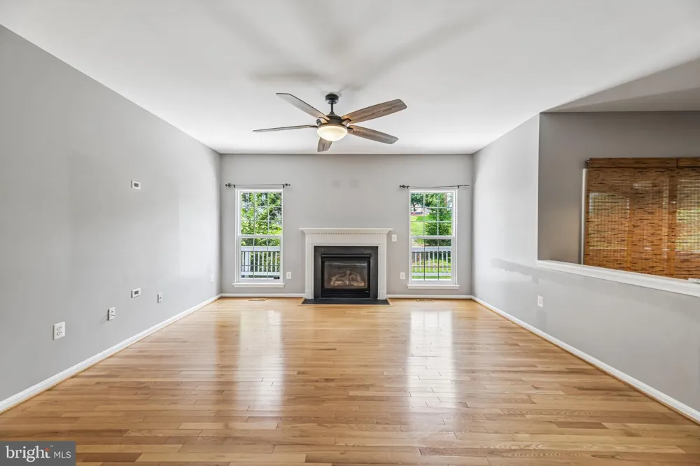 6046 PERSINGER HOUSE COURT Manassas, VA 20112