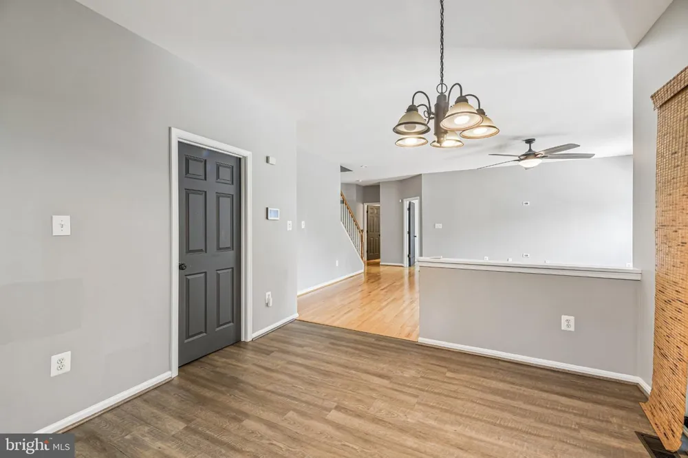 6046 PERSINGER HOUSE COURT Manassas, VA 20112