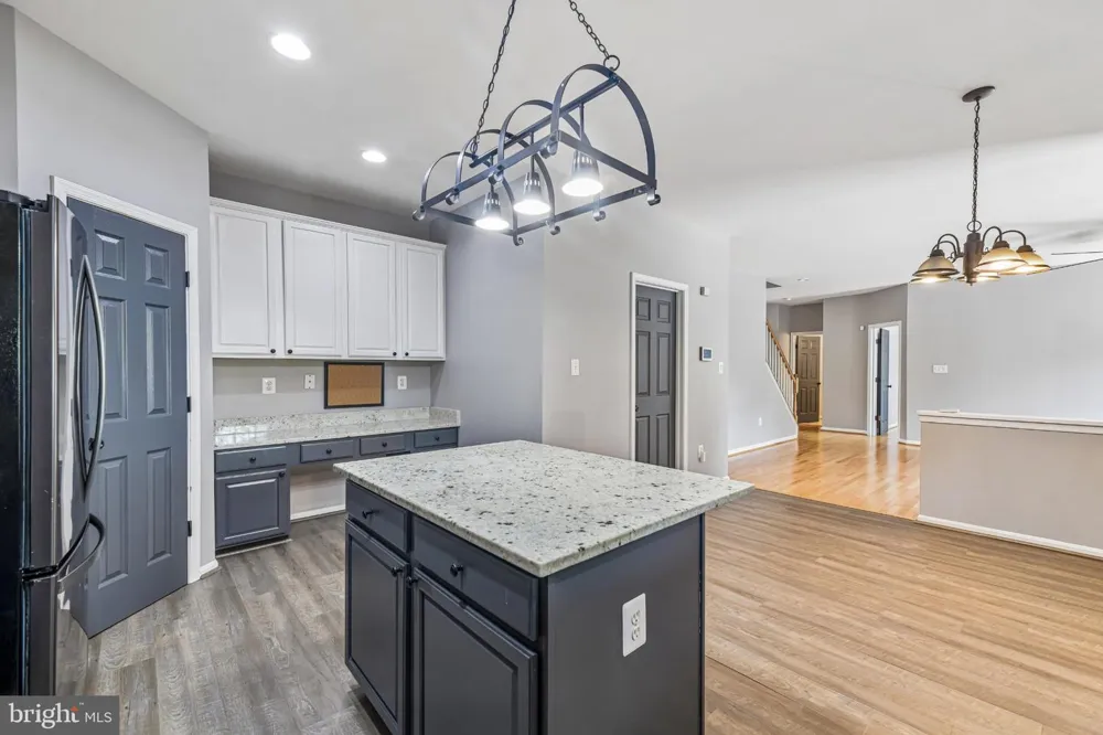 6046 PERSINGER HOUSE COURT Manassas, VA 20112