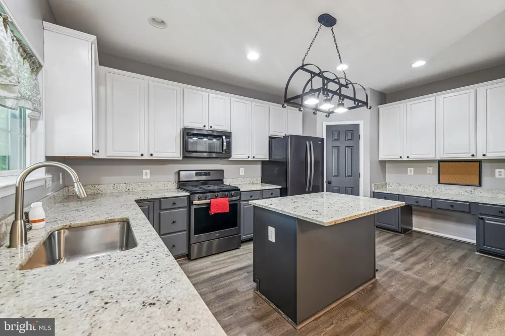 6046 PERSINGER HOUSE COURT Manassas, VA 20112