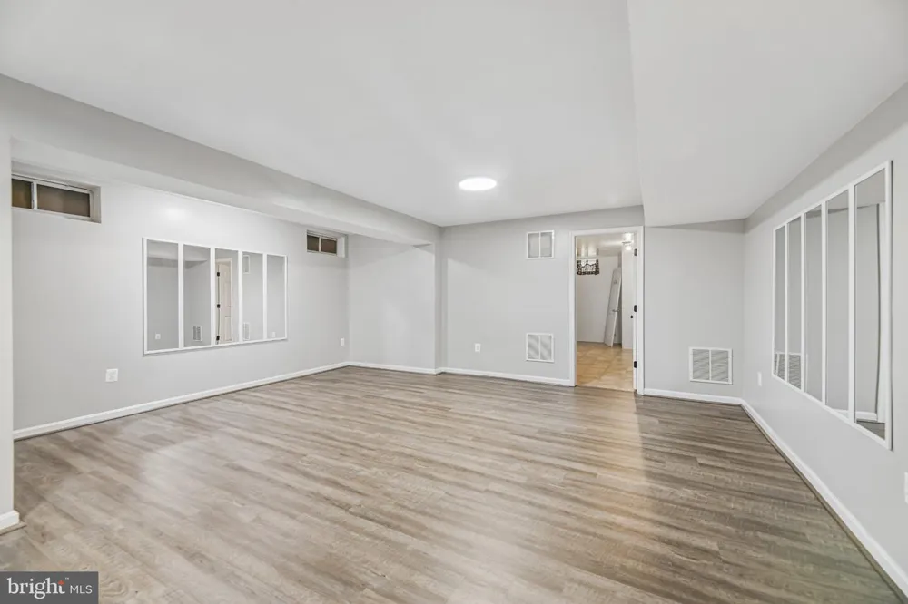 6046 PERSINGER HOUSE COURT Manassas, VA 20112