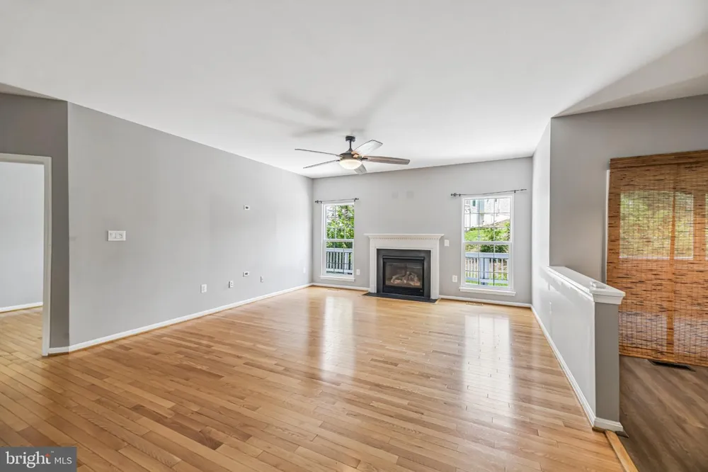 6046 PERSINGER HOUSE COURT Manassas, VA 20112