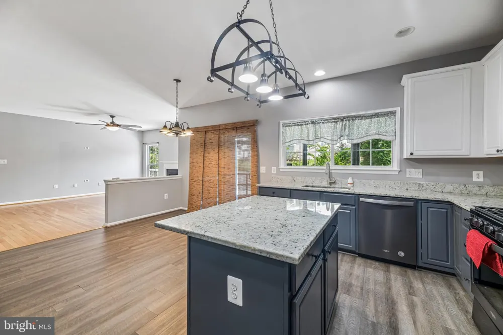 6046 PERSINGER HOUSE COURT Manassas, VA 20112