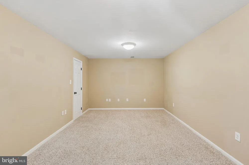 6046 PERSINGER HOUSE COURT Manassas, VA 20112