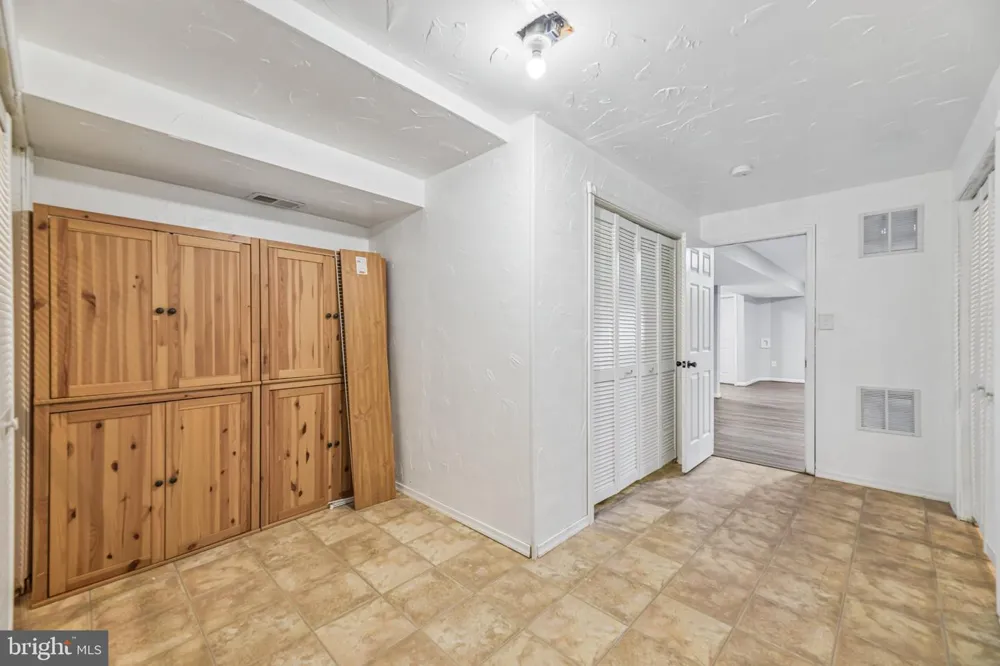 6046 PERSINGER HOUSE COURT Manassas, VA 20112