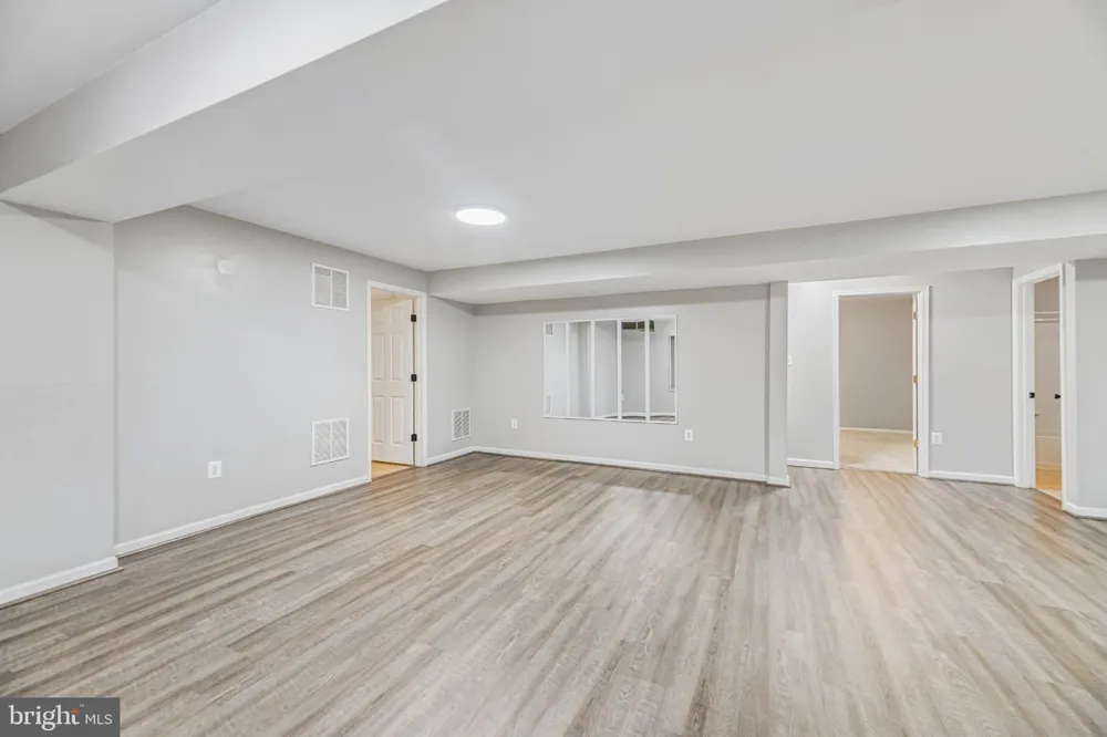 6046 PERSINGER HOUSE COURT Manassas, VA 20112