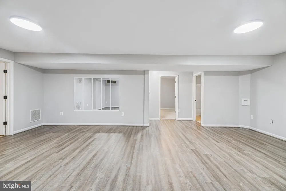6046 PERSINGER HOUSE COURT Manassas, VA 20112
