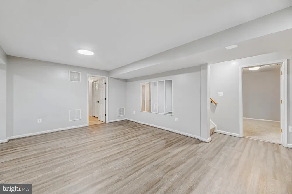 6046 PERSINGER HOUSE COURT Manassas, VA 20112
