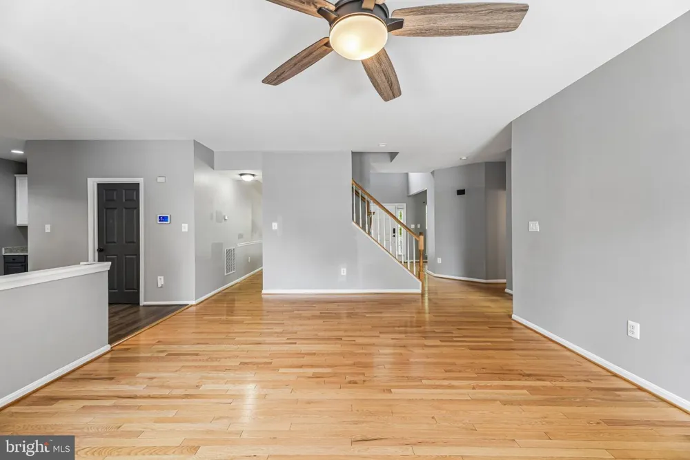 6046 PERSINGER HOUSE COURT Manassas, VA 20112