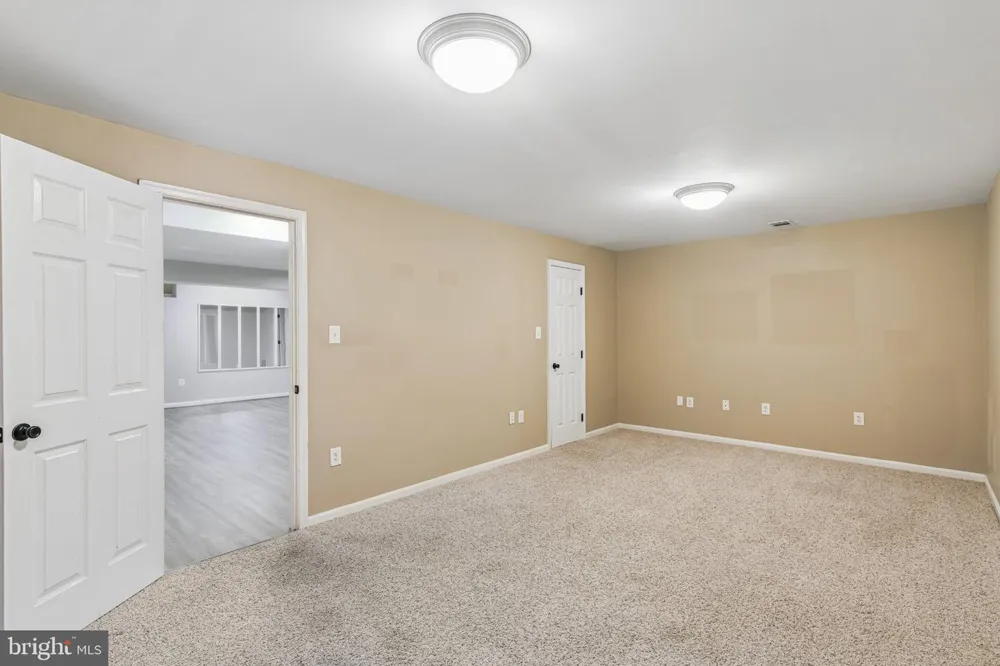 6046 PERSINGER HOUSE COURT Manassas, VA 20112