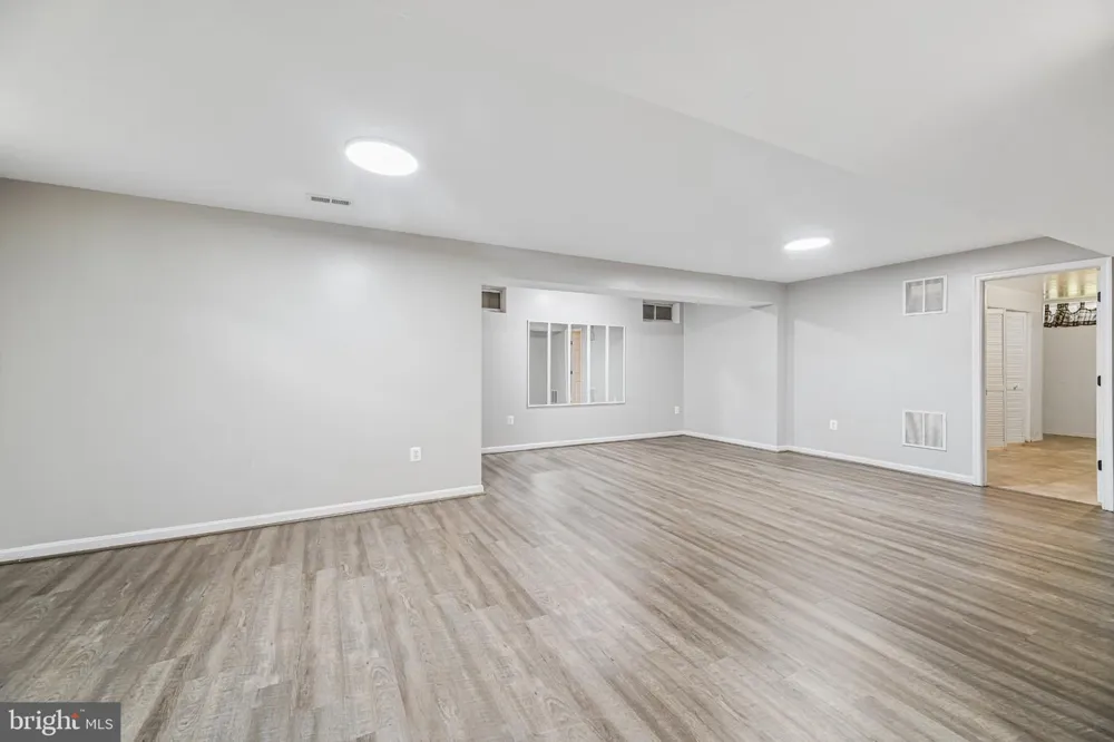 6046 PERSINGER HOUSE COURT Manassas, VA 20112