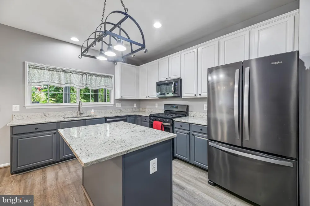 6046 PERSINGER HOUSE COURT Manassas, VA 20112