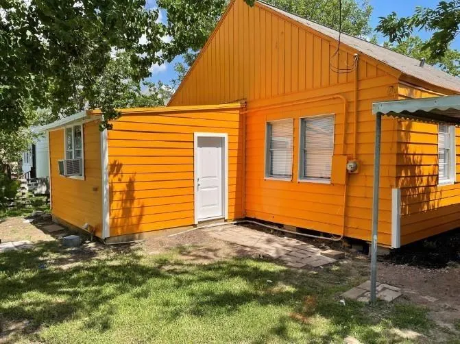 727 W 5th Street #1 Freeport, TX 77541