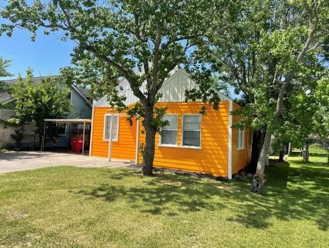 727 W 5th Street #1 Freeport, TX 77541