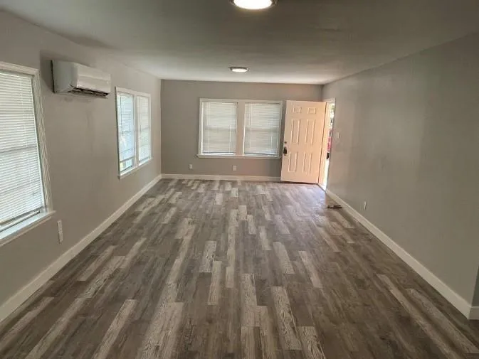 727 W 5th Street #1 Freeport, TX 77541