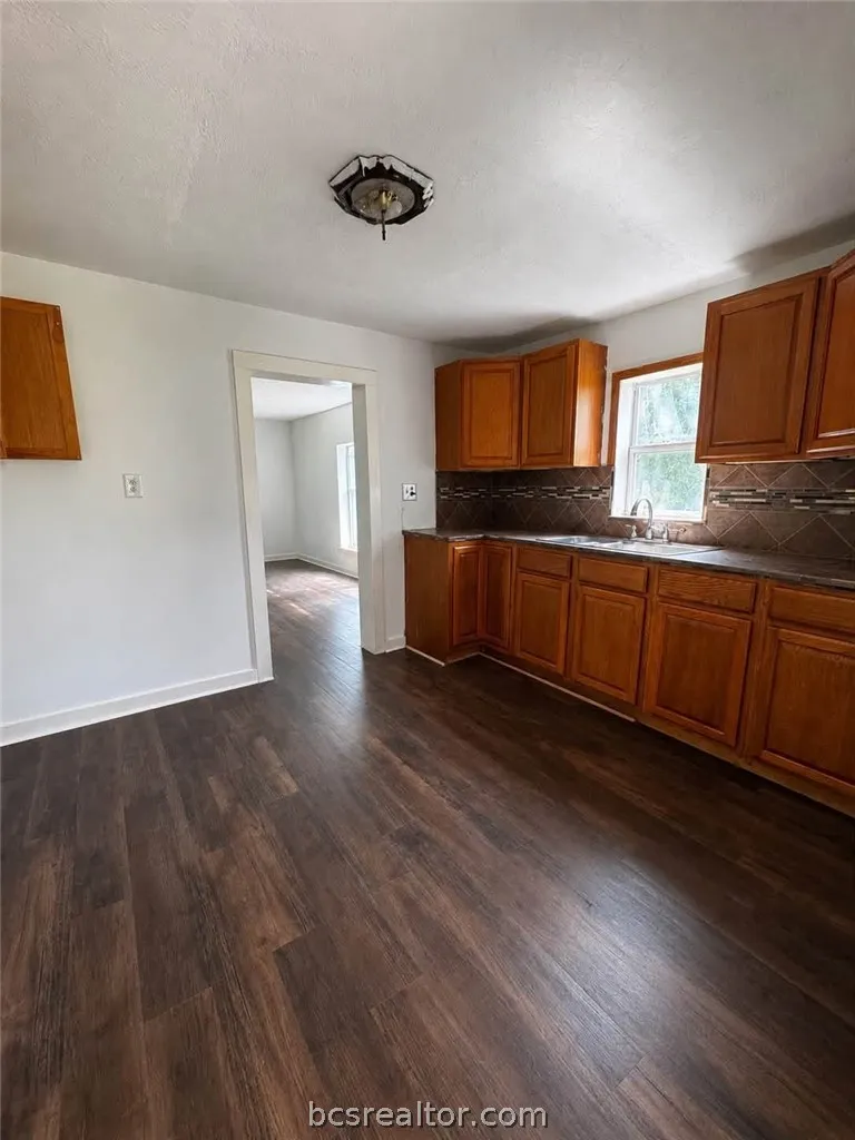 10136 County Road 334 Navasota, TX 77868