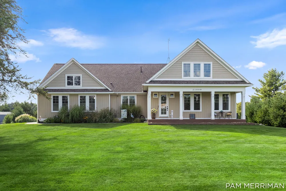 21899 Hilltop Circle Stanwood, MI 49346