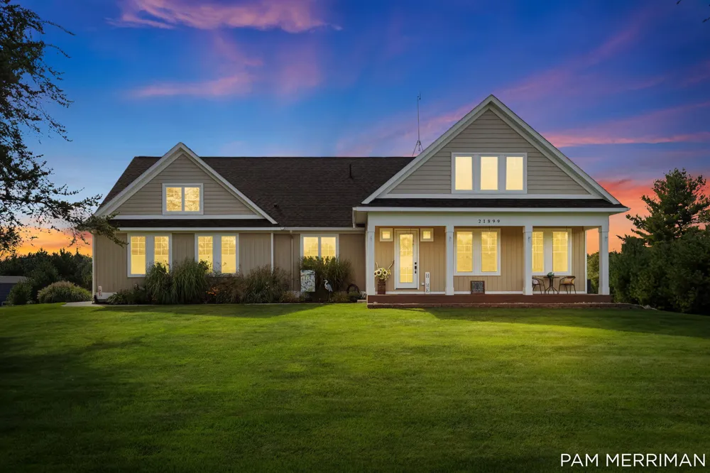 21899 Hilltop Circle Stanwood, MI 49346