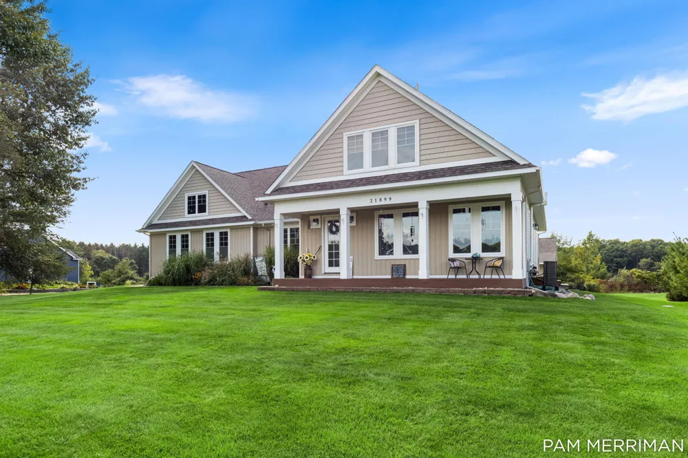 21899 Hilltop Circle Stanwood, MI 49346