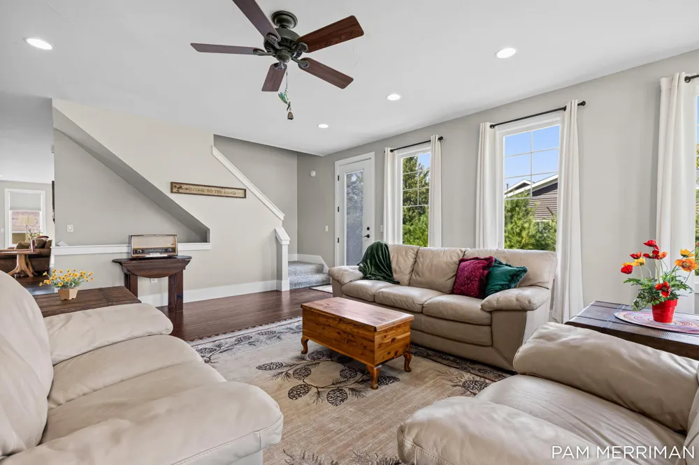 21899 Hilltop Circle Stanwood, MI 49346