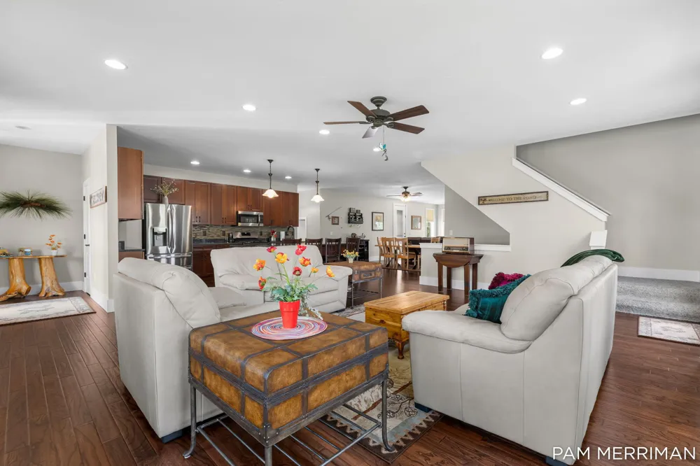 21899 Hilltop Circle Stanwood, MI 49346