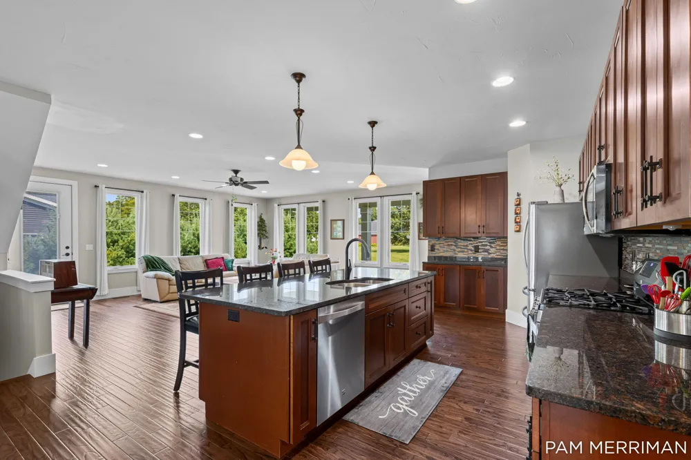 21899 Hilltop Circle Stanwood, MI 49346