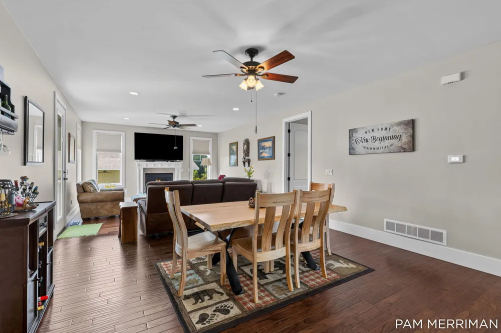 21899 Hilltop Circle Stanwood, MI 49346
