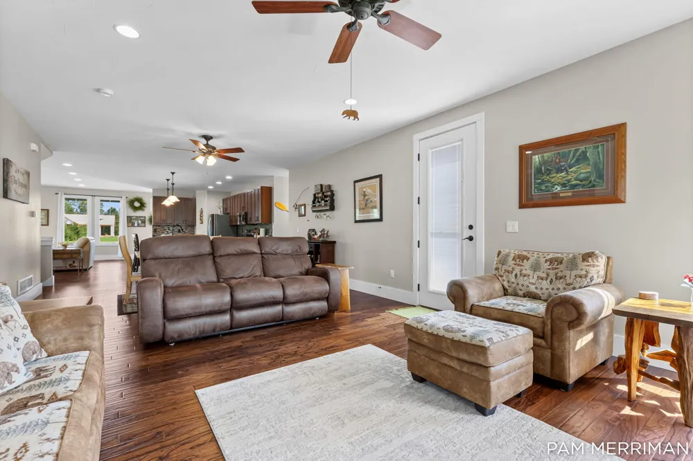 21899 Hilltop Circle Stanwood, MI 49346