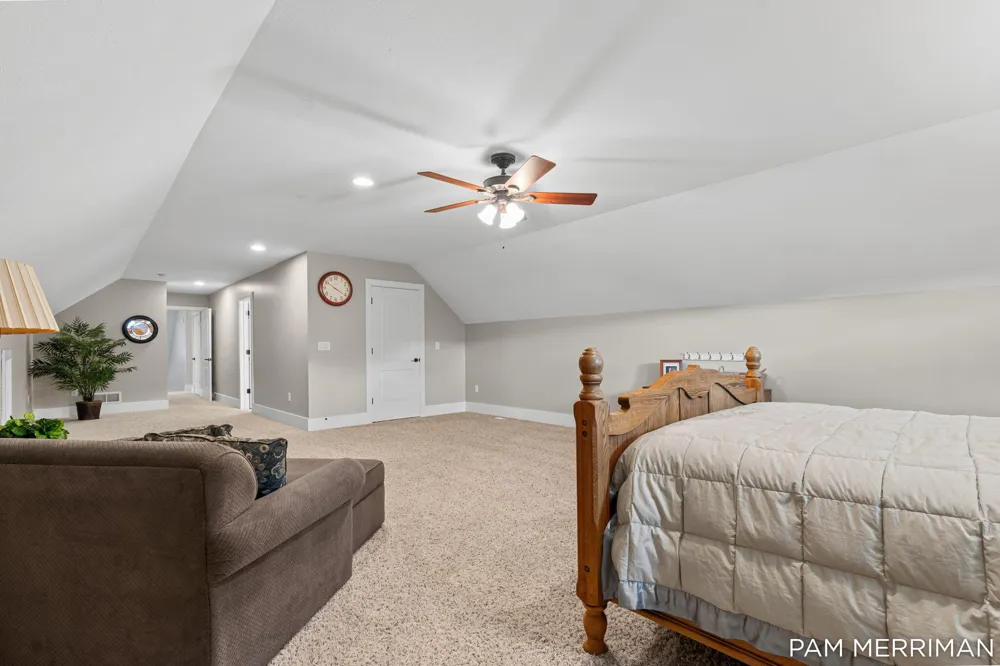 21899 Hilltop Circle Stanwood, MI 49346