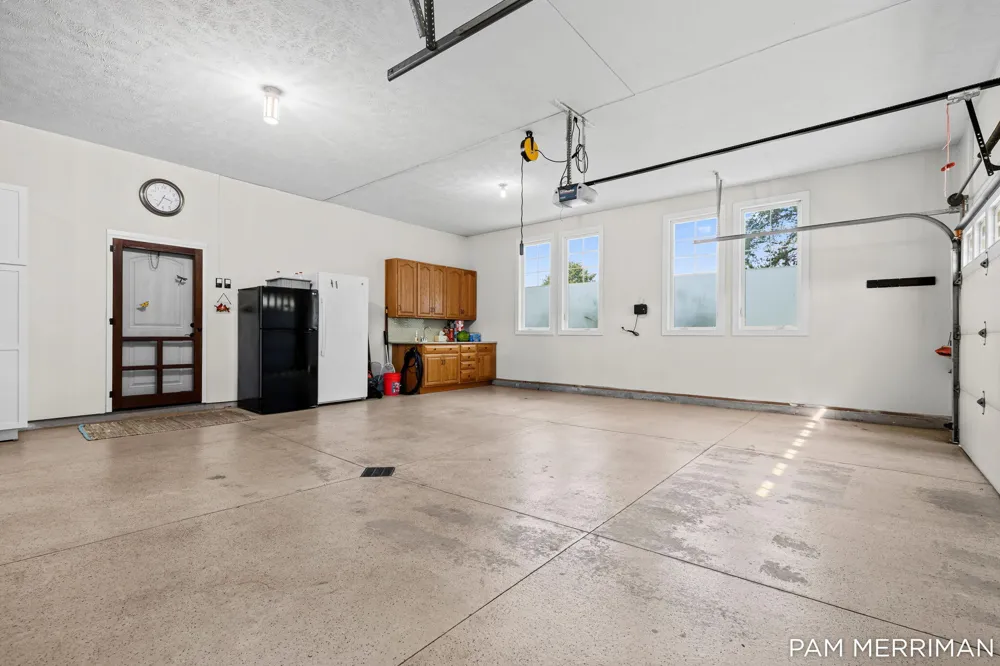 21899 Hilltop Circle Stanwood, MI 49346