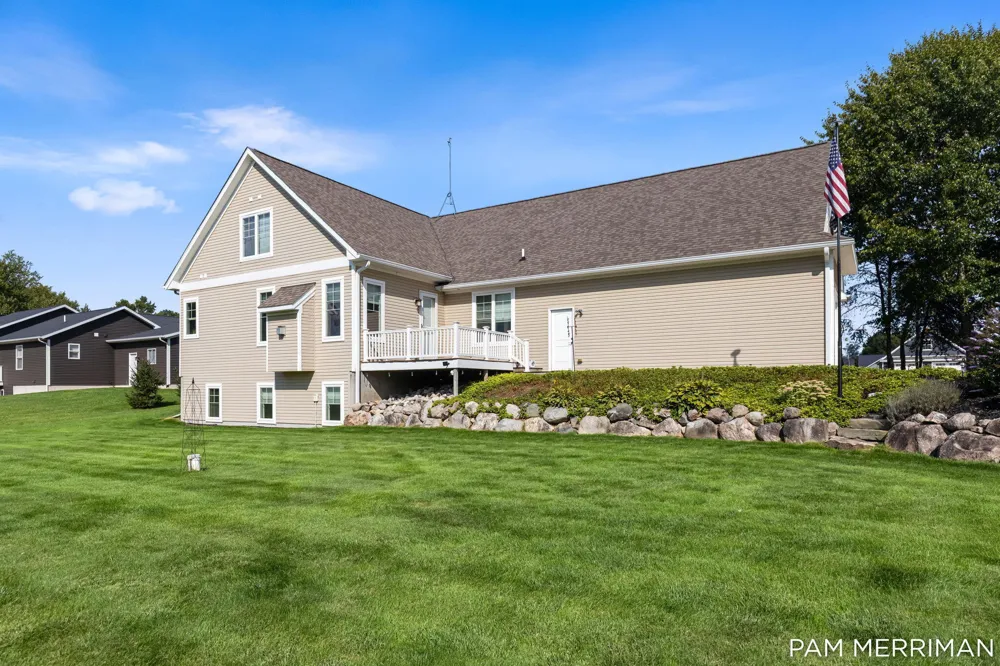 21899 Hilltop Circle Stanwood, MI 49346