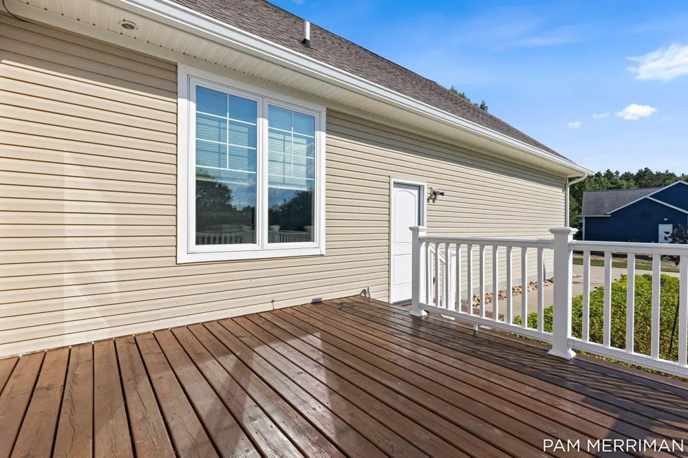 21899 Hilltop Circle Stanwood, MI 49346