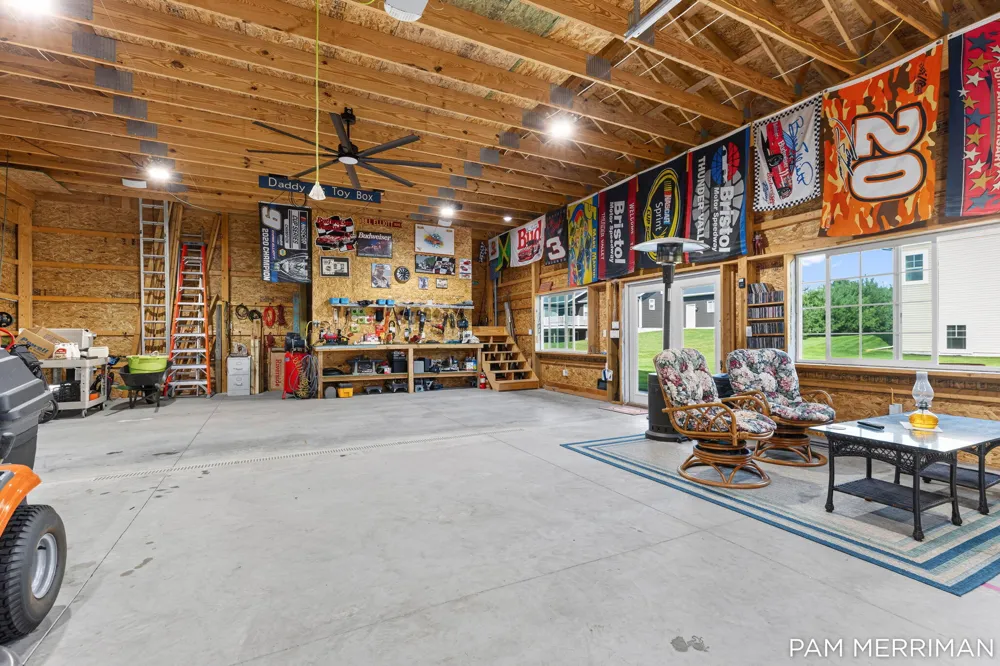 21899 Hilltop Circle Stanwood, MI 49346