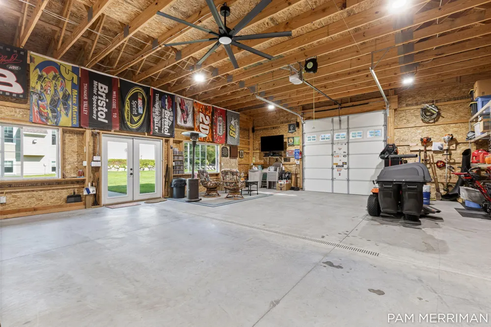 21899 Hilltop Circle Stanwood, MI 49346