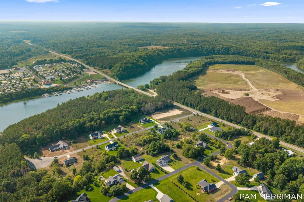 21899 Hilltop Circle Stanwood, MI 49346