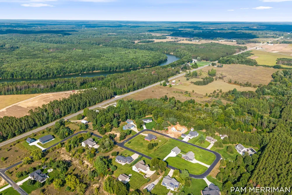 21899 Hilltop Circle Stanwood, MI 49346