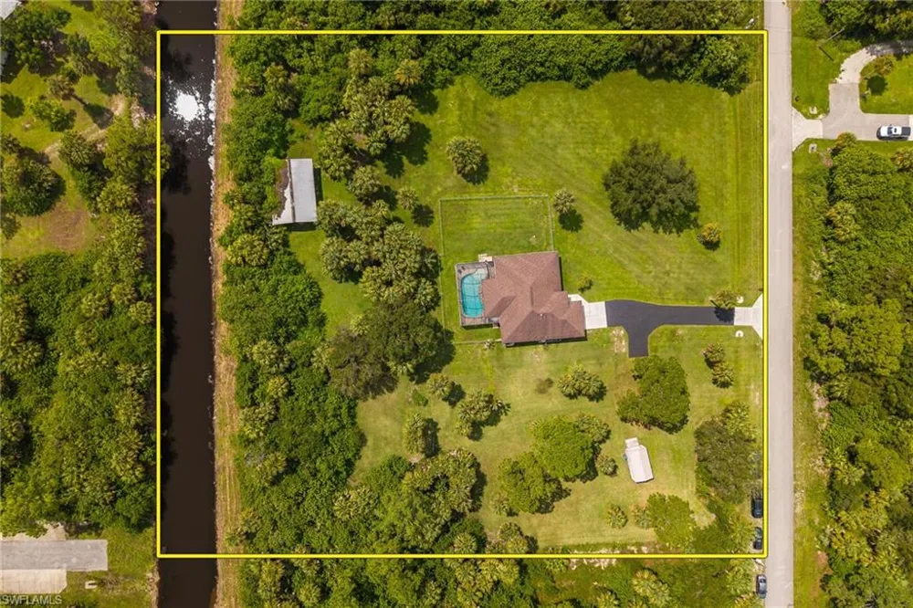 570 22nd Street NE Naples, FL 34120