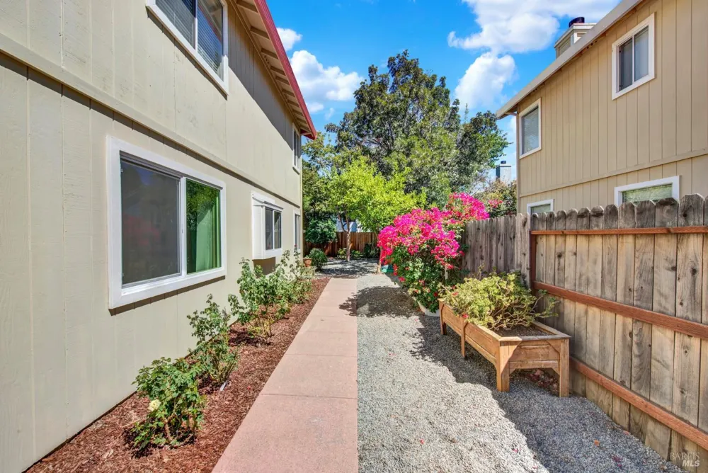443 Yale Avenue Vacaville, CA 95687