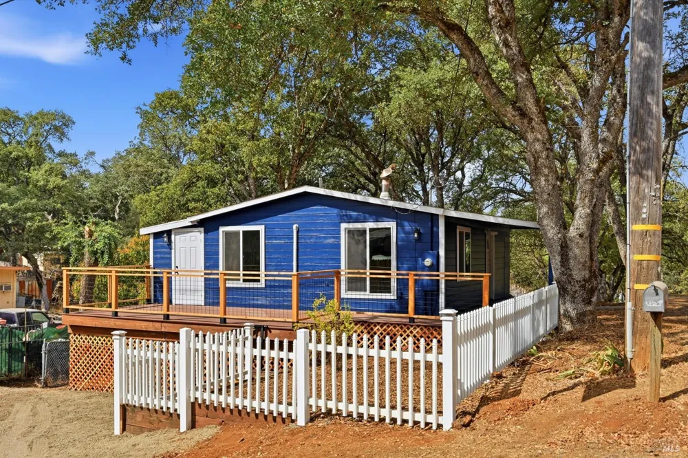 4275 Cedar Avenue Clearlake, CA 95422