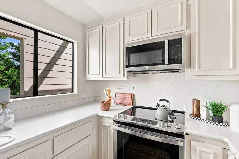 655 Via Casitas Greenbrae, CA 94904