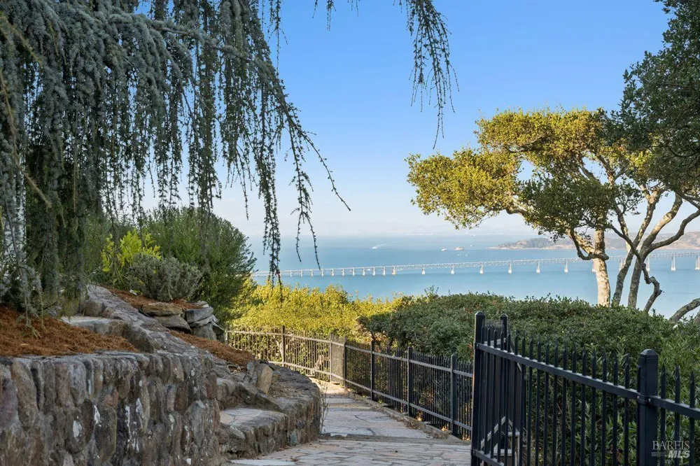 207 Taylor Road Tiburon, CA 94920