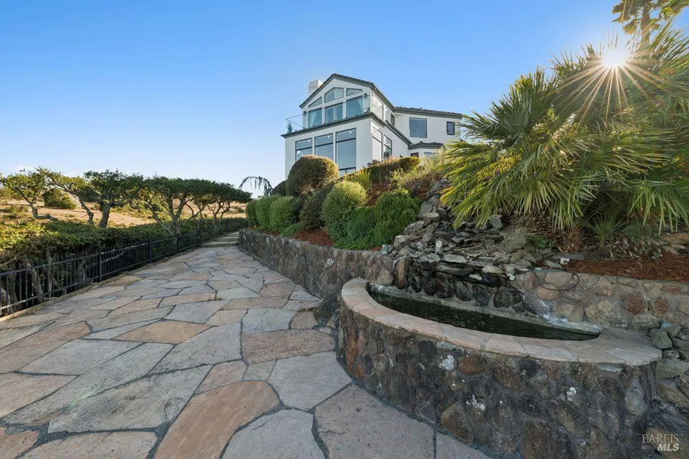 207 Taylor Road Tiburon, CA 94920