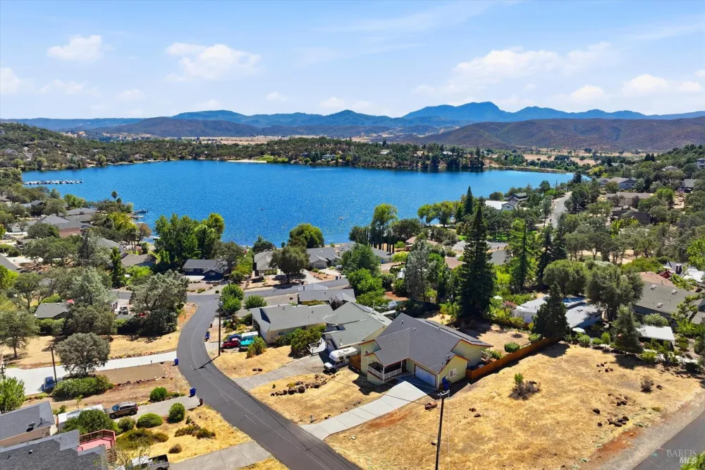 17265 Brookfield Road Hidden Valley Lake, CA 95467